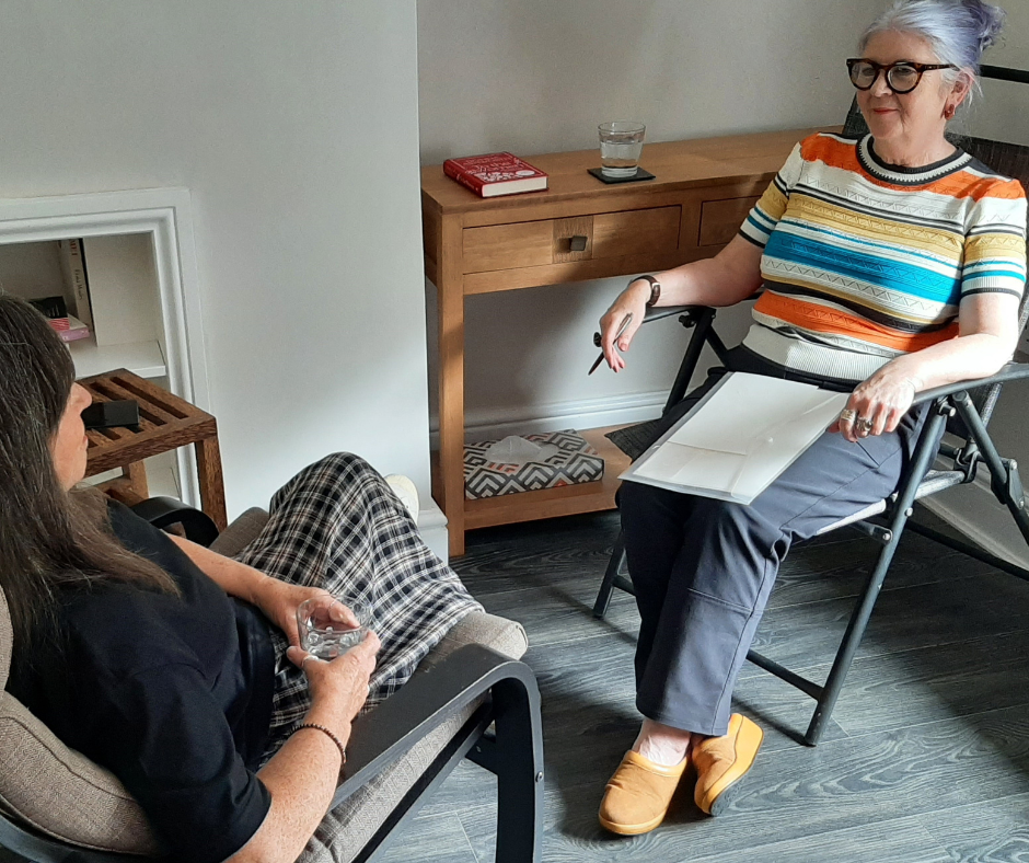 Lorraine McReight Hypnotherapist with a client